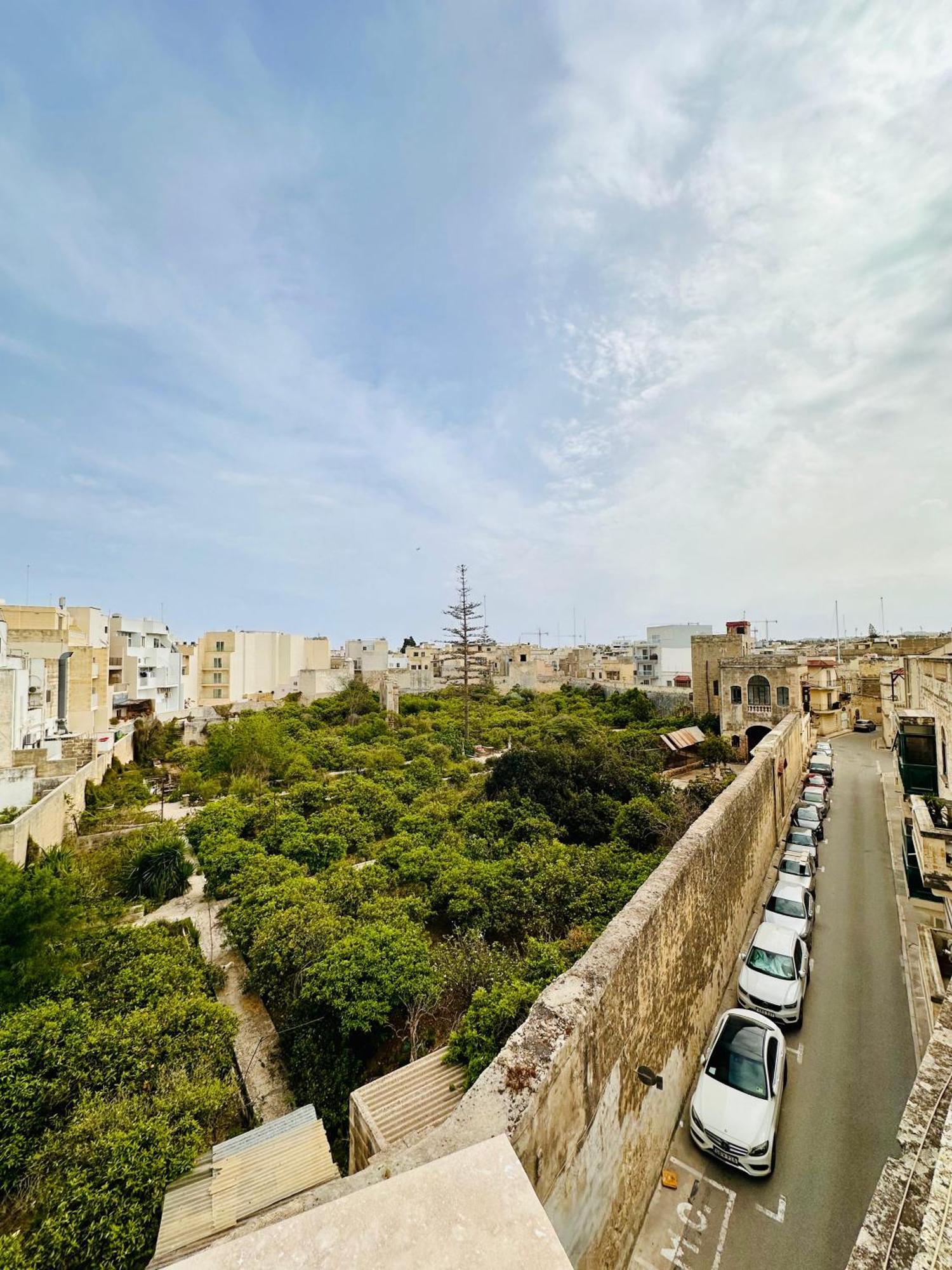 Appartamento Dome Luju Mosta Esterno foto